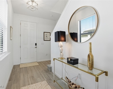 1657 Serena Avenue - Photo Thumbnail 2