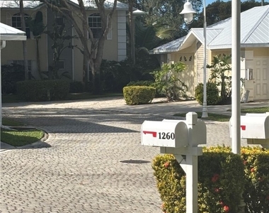 1270 Shady Rest Lane - Photo Thumbnail 6