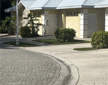 1270 Shady Rest Lane - Photo Thumbnail 1