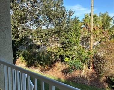 1270 Shady Rest Lane - Photo Thumbnail 4