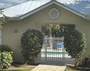 1270 Shady Rest Lane - Photo Thumbnail 3