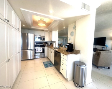10475 Gulf Shore Drive - Photo Thumbnail 12