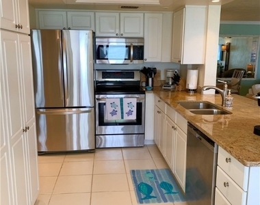 10475 Gulf Shore Drive - Photo Thumbnail 14