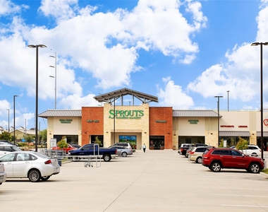 3824 Centerplaza Drive - Photo Thumbnail 13
