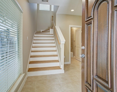 3824 Centerplaza Drive - Photo Thumbnail 1