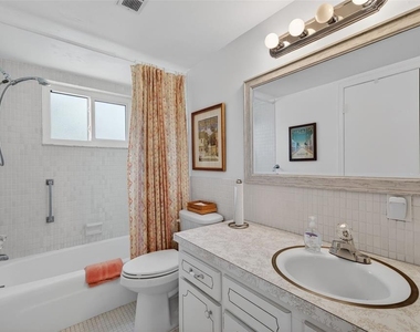 1200 N Shore Drive Ne - Photo Thumbnail 23