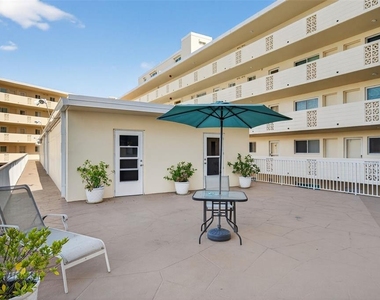 1200 N Shore Drive Ne - Photo Thumbnail 5