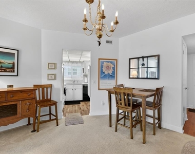 1200 N Shore Drive Ne - Photo Thumbnail 15