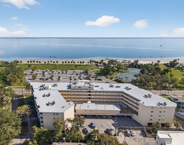 1200 N Shore Drive Ne - Photo Thumbnail 56