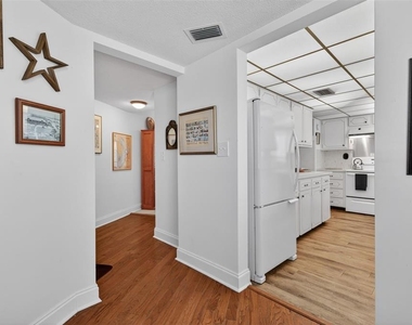 1200 N Shore Drive Ne - Photo Thumbnail 33