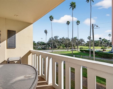 1200 N Shore Drive Ne - Photo Thumbnail 3
