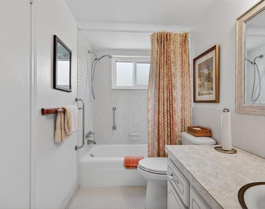 1200 N Shore Drive Ne - Photo Thumbnail 24