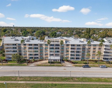 1200 N Shore Drive Ne - Photo Thumbnail 43