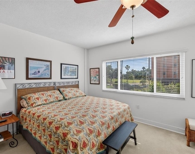 1200 N Shore Drive Ne - Photo Thumbnail 18