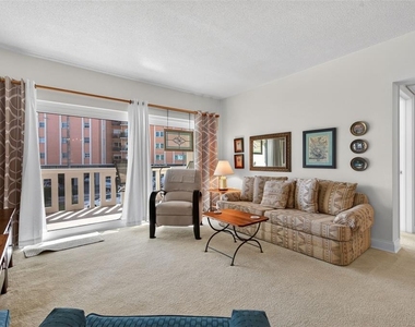 1200 N Shore Drive Ne - Photo Thumbnail 9