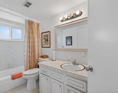 1200 N Shore Drive Ne - Photo Thumbnail 27