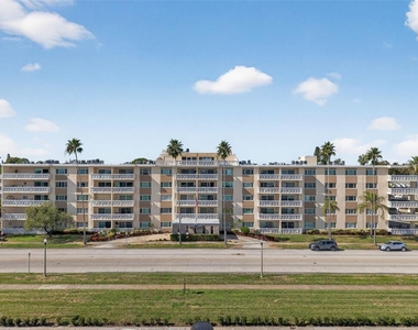 1200 N Shore Drive Ne - Photo Thumbnail 39