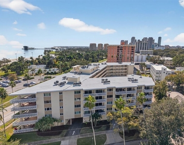 1200 N Shore Drive Ne - Photo Thumbnail 52