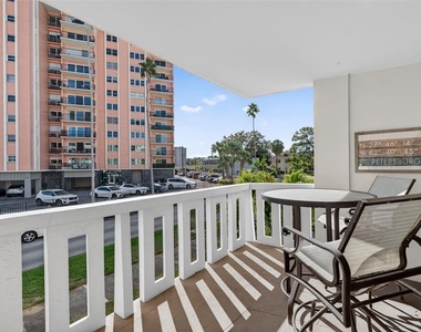 1200 N Shore Drive Ne - Photo Thumbnail 25