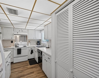 1200 N Shore Drive Ne - Photo Thumbnail 31
