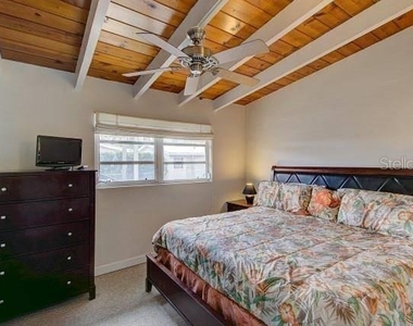 6006 Midnight Pass Road - Photo Thumbnail 6