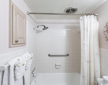 6006 Midnight Pass Road - Photo Thumbnail 8