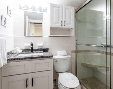 6006 Midnight Pass Road - Photo Thumbnail 11