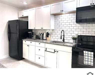 11740 N 17th Street - Photo Thumbnail 1