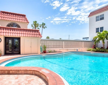 2900 Gulf Boulevard - Photo Thumbnail 36
