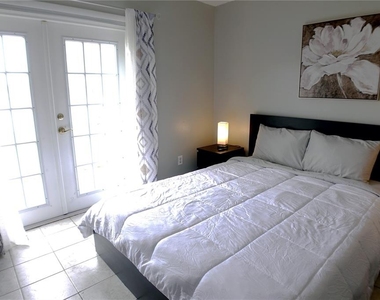 957 Florida Parkway - Photo Thumbnail 17