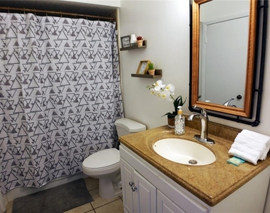 957 Florida Parkway - Photo Thumbnail 15