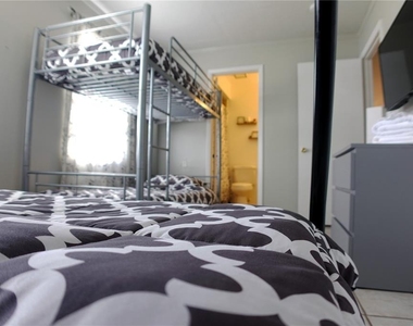 957 Florida Parkway - Photo Thumbnail 14