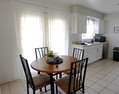957 Florida Parkway - Photo Thumbnail 12
