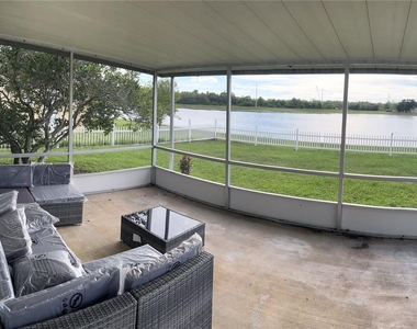 957 Florida Parkway - Photo Thumbnail 4