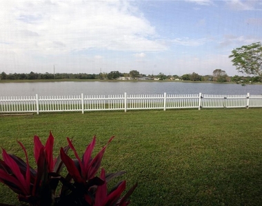 957 Florida Parkway - Photo Thumbnail 2