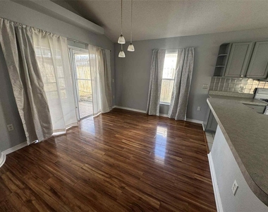205 Nicholson Drive - Photo Thumbnail 5
