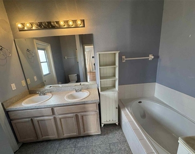 205 Nicholson Drive - Photo Thumbnail 13