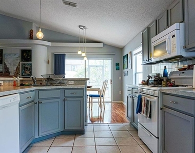 205 Nicholson Drive - Photo Thumbnail 3