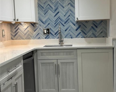 4800 Ocean Beach Boulevard - Photo Thumbnail 9