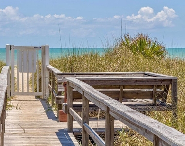 4800 Ocean Beach Boulevard - Photo Thumbnail 5