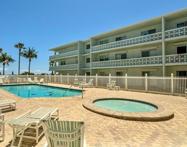 4800 Ocean Beach Boulevard - Photo Thumbnail 2