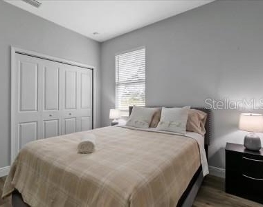 12005 Helicon Avenue - Photo Thumbnail 21