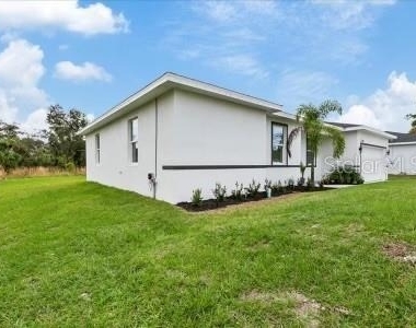 12005 Helicon Avenue - Photo Thumbnail 3