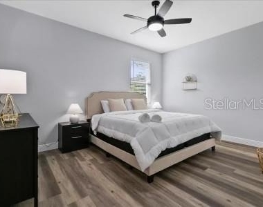 12005 Helicon Avenue - Photo Thumbnail 28