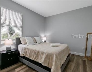 12005 Helicon Avenue - Photo Thumbnail 20