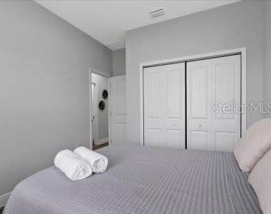 12005 Helicon Avenue - Photo Thumbnail 23