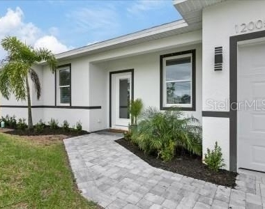 12005 Helicon Avenue - Photo Thumbnail 4
