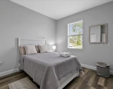12005 Helicon Avenue - Photo Thumbnail 22