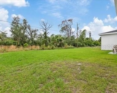 12005 Helicon Avenue - Photo Thumbnail 7