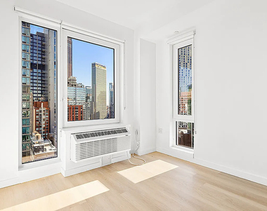 150 Lawrence Street - Photo Thumbnail 4